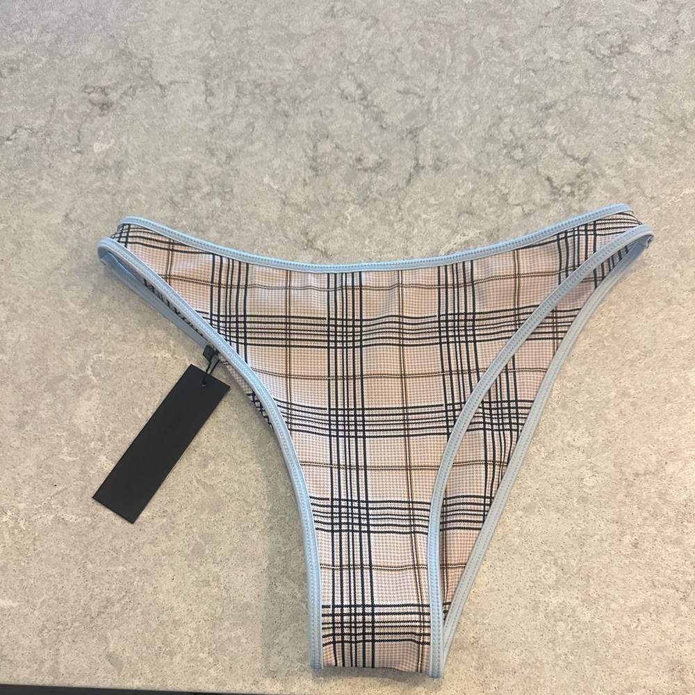 LIONESS brand new bikini bottom size Large